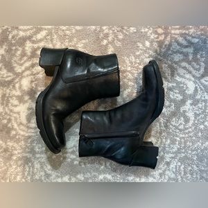 Timberland Black Leather ALYSE smart comfort system stacked booties  size